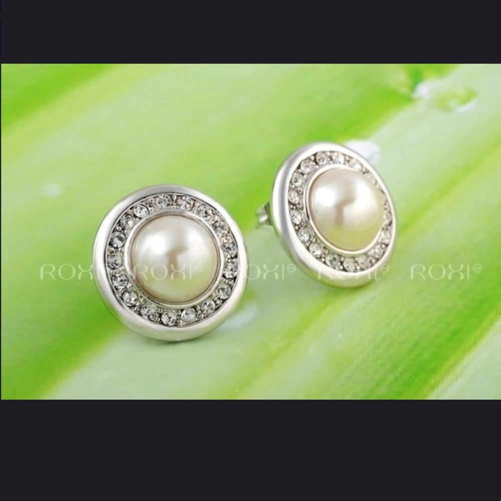 Fashion Austrian Crystal stud earrings